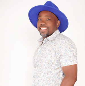 Meet your Posher, Cesar